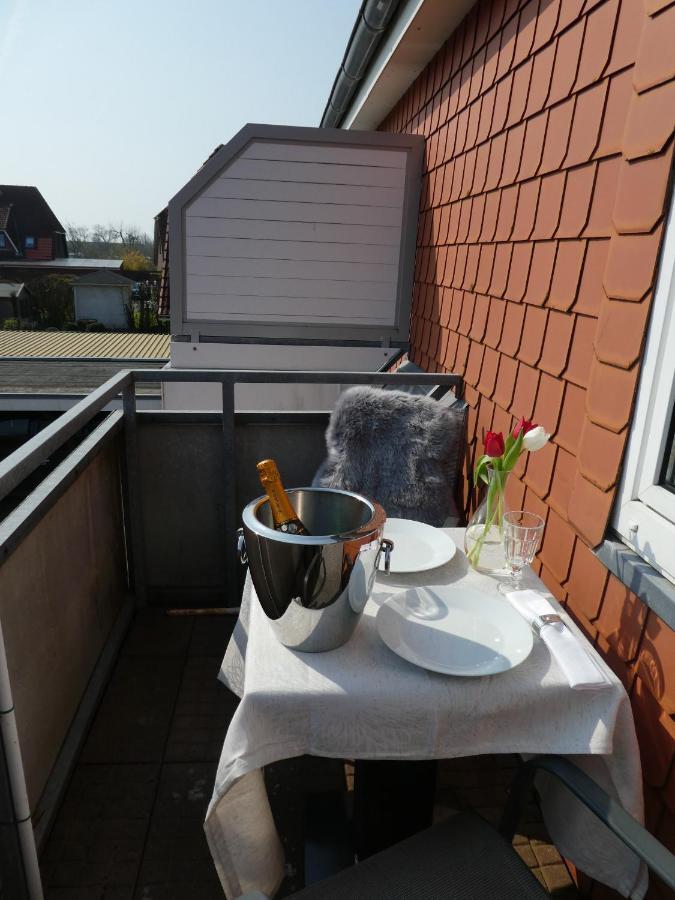 Deck 2& Deck 4 Ferienwohnungen In Sandstrandnaehe Busum Exterior photo